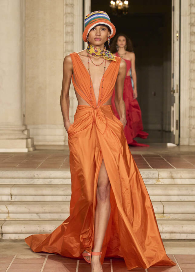 إطلالة نارية من Ralph LAuren