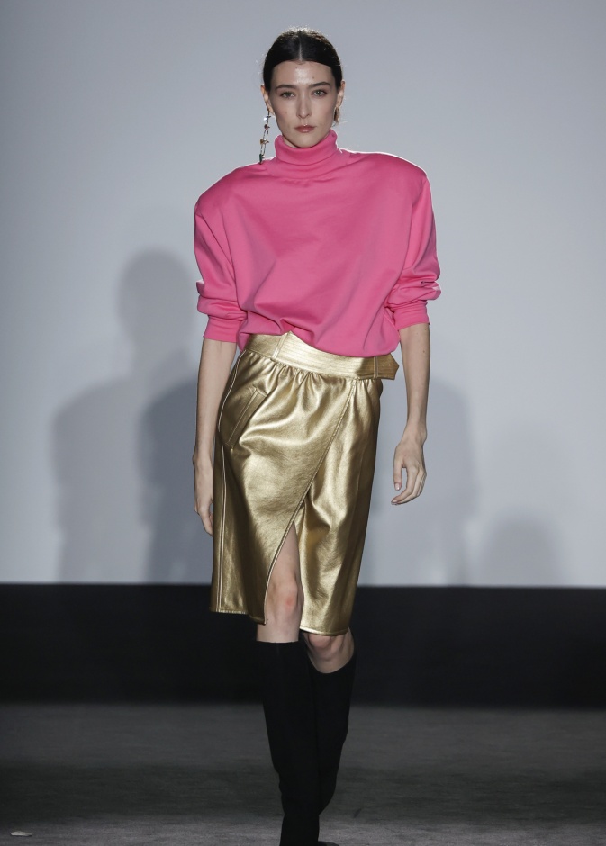 جرأة التنانير الذهبية في الربيع خلال سهراتك المقبلة