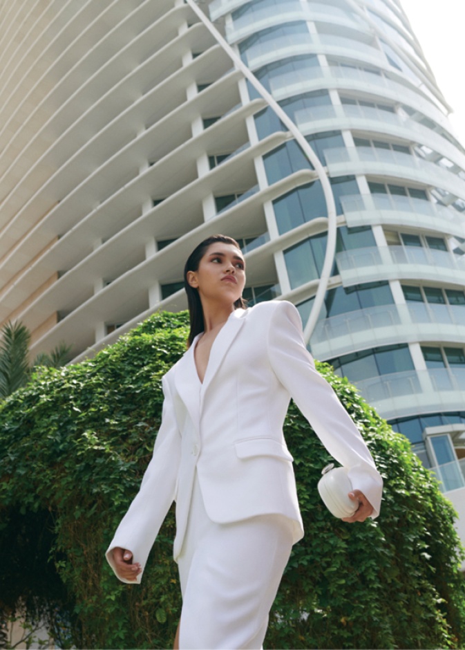 جلسة تصويرية خاصة بدار  MICHAEL KORS و"هي" 