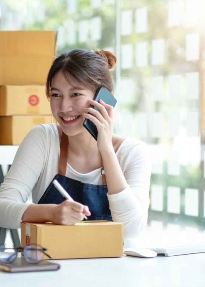 كيف تنجحين في مشروع تجارة الملابس عبر الانترنت؟ إليك أهم النصائح