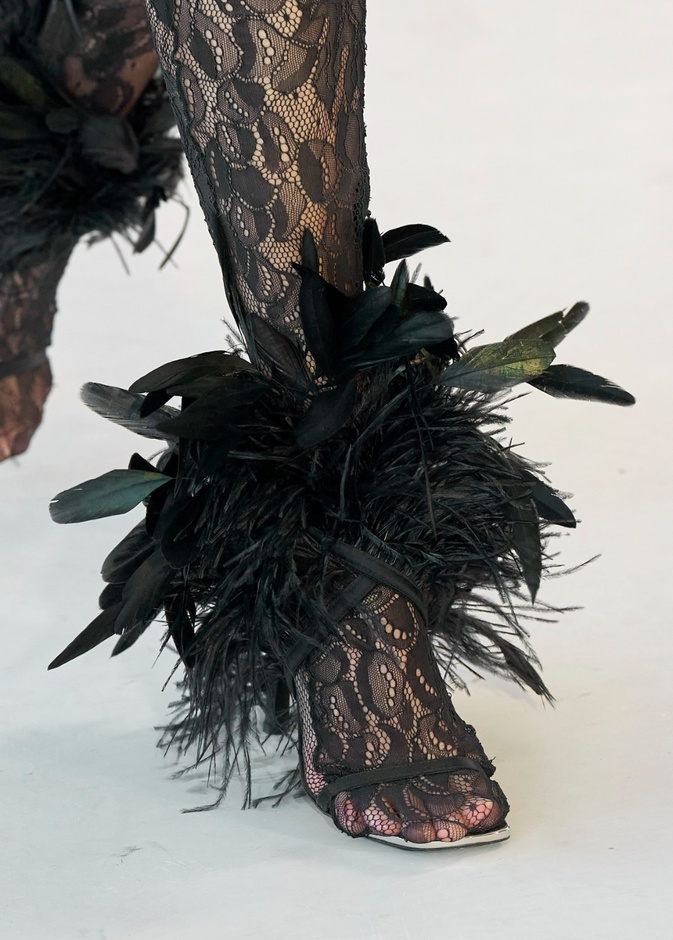 7 دور أزياء قدّمت أحذية رائعة ضمن مجموعاتها لربيع وصيف 2023