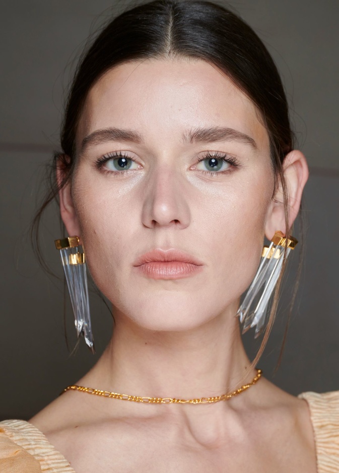 تعرفي على الحل الأمثل لاستعادة نضارة البشرة وإصلاح أنسجتها التالفة سريعًا