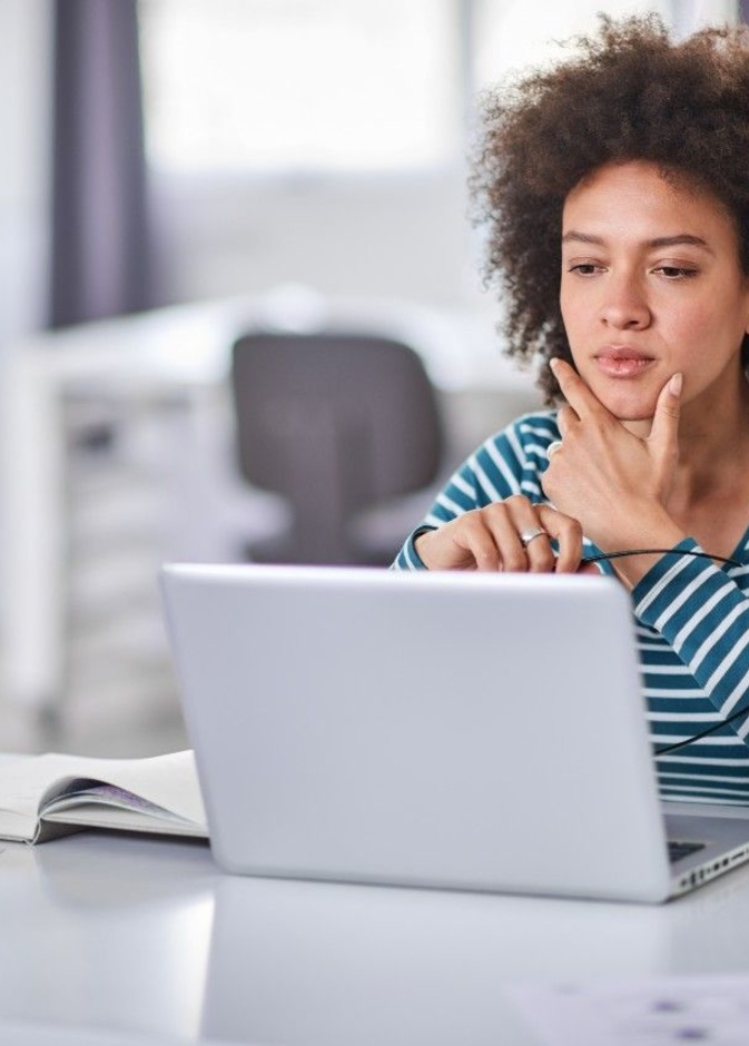 مهارات التفكير النقدي العليا وكيفية تحسينها