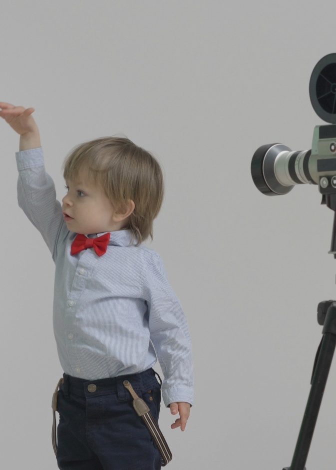 هل تقبلين بدخول ابنك عالم الفن