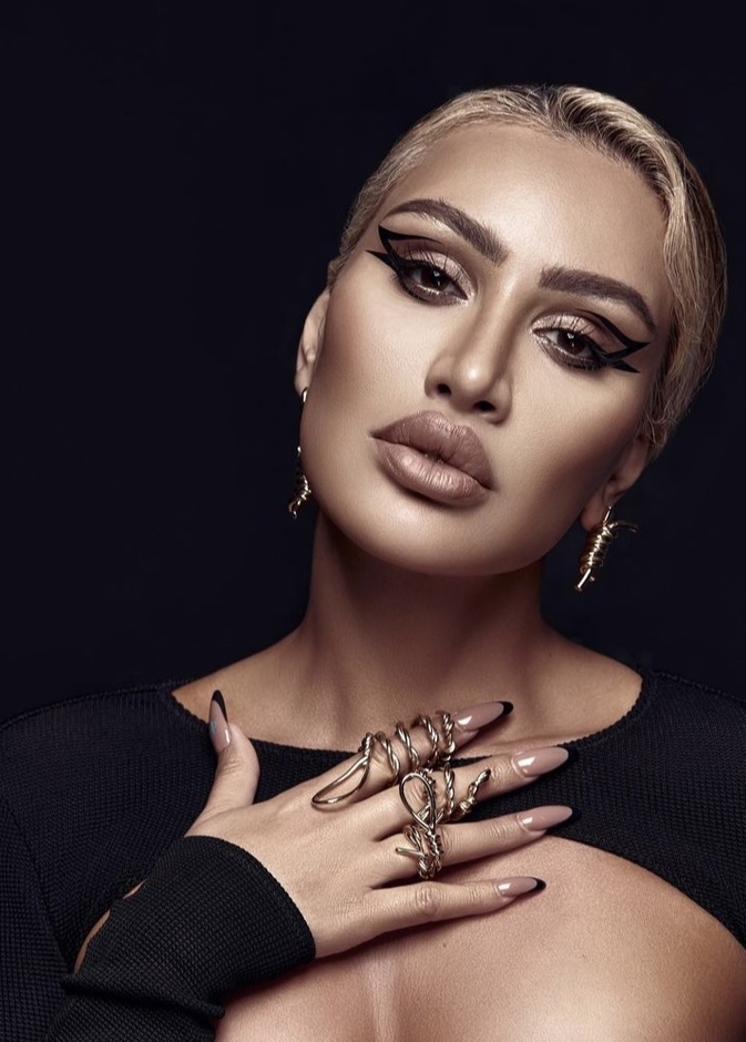 عملية تكبير شفاه مايا دياب