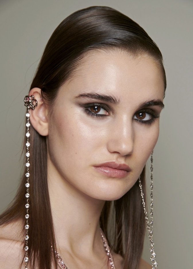 أهم نصائحنا لتطبيق مكياج البشرة الجافة والمستحضرات المطلوبة