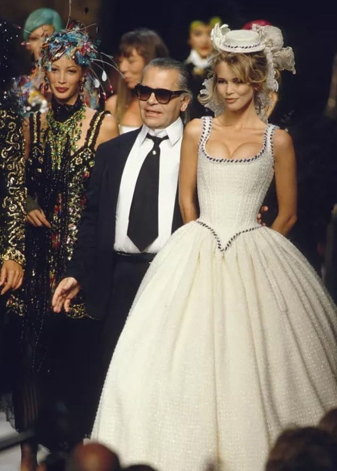 كلوديا شيفر في عرض خريف 1992