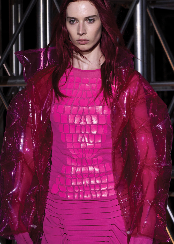  قصة المعطف الواقي من المطر 