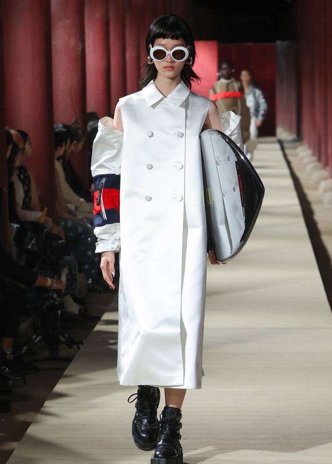 مجموعة Gucci Cruise 2024 تأخذنا إلى سيول في رحلة تجمع بين الأناقة والتراث