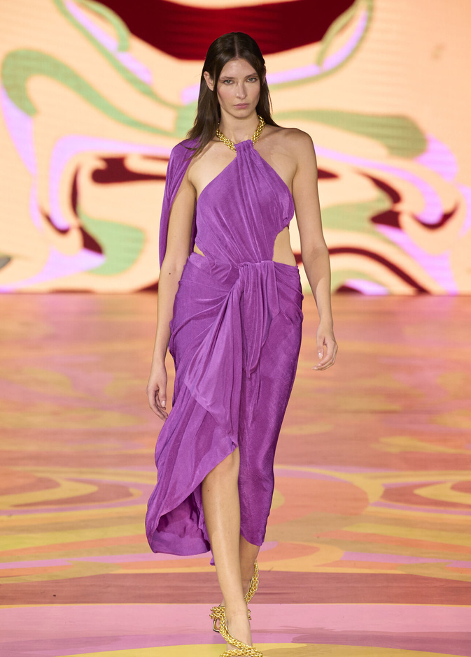 أفضل 5 ألوان ملابس مناسبة لإطلالات السفر