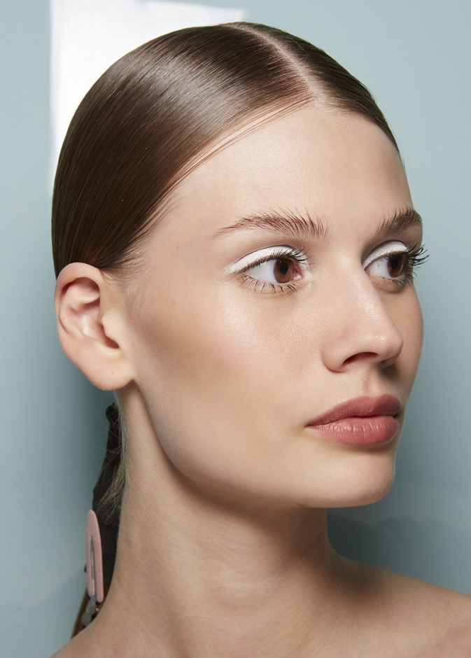 حماية البشرة من تأثير الضوء الأزرق.. ما مدى أهميتها؟