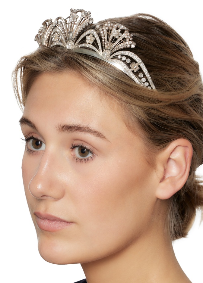 أجمل المجوهرات النبيلة والأنتيك في مزاد سوذبيز Fine Jewels & Watches