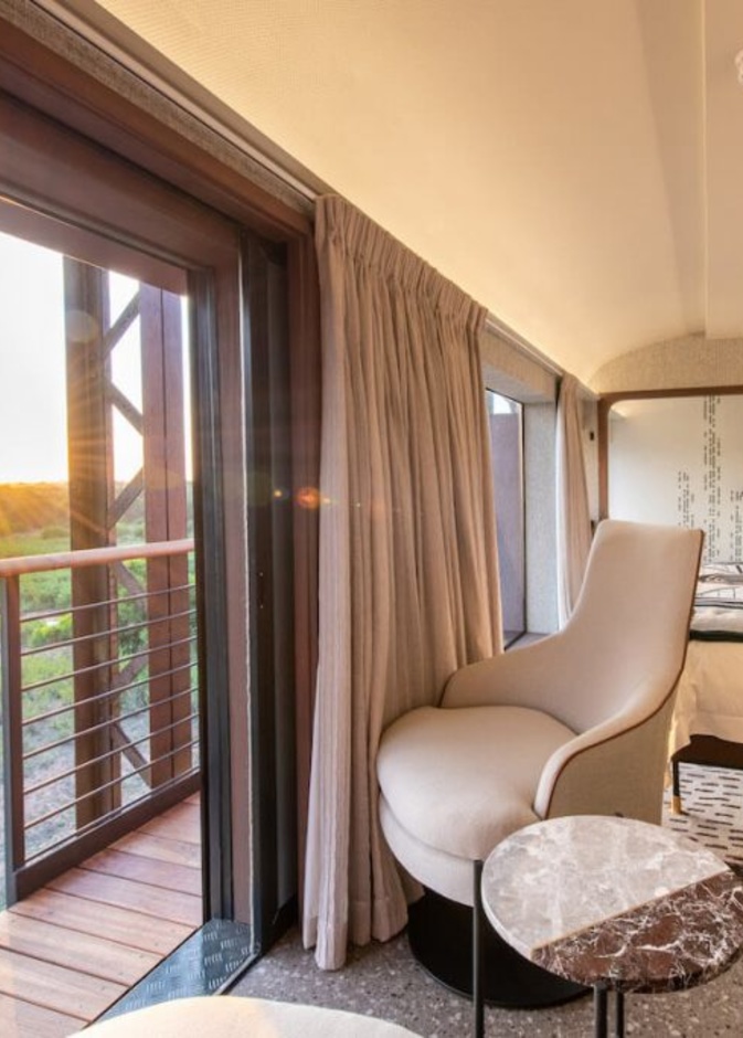 فندق كروجر شالاتي.. النوم وسط محمية طبيعة على متن قطار على جسر نهر التماسيح