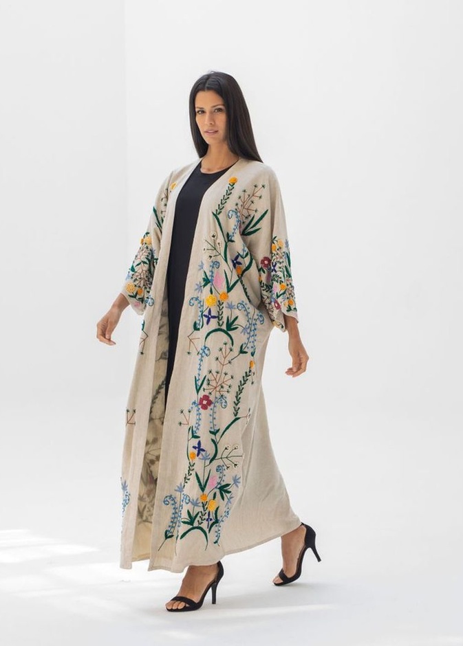 من تصاميم عبايات علامة Maliha