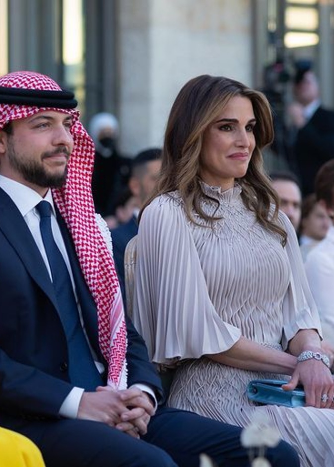 مشاهير بكوا وأبدوا تأثرهم في أفراح أبنائهم بينهم حميد الشاعري والملكة رانيا 