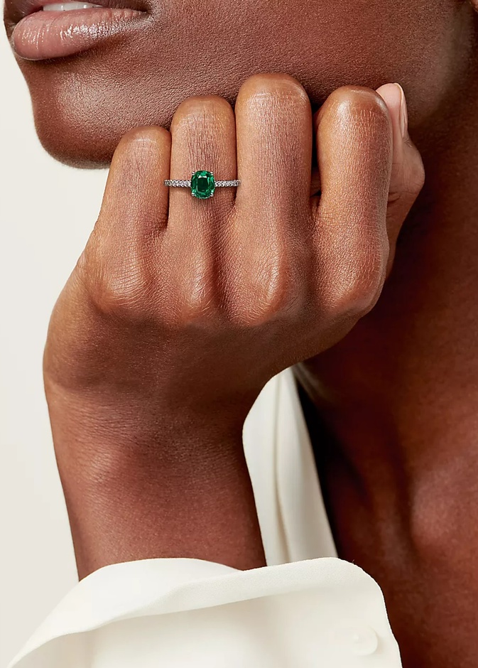 خاتم مرصع بالألماس والزمرد من مجموعة Tiffany Novo من تيفاني Tiffany 