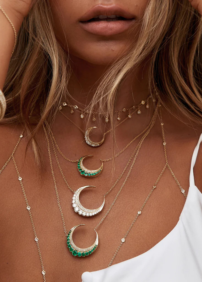 سلاسل أحجار كريمة عالمية راقية لاطلالة عيد الأضحى 2023