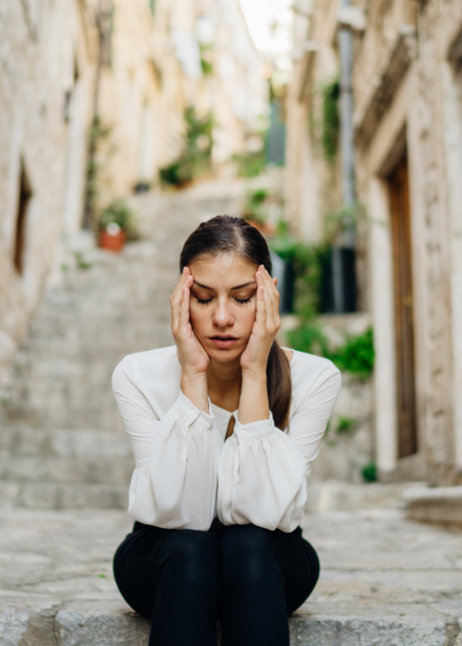 الإفراط في التفكير الزائد... هل حالة مؤقتة أم مرض نفسي؟ وكيف تتخلصين منه؟