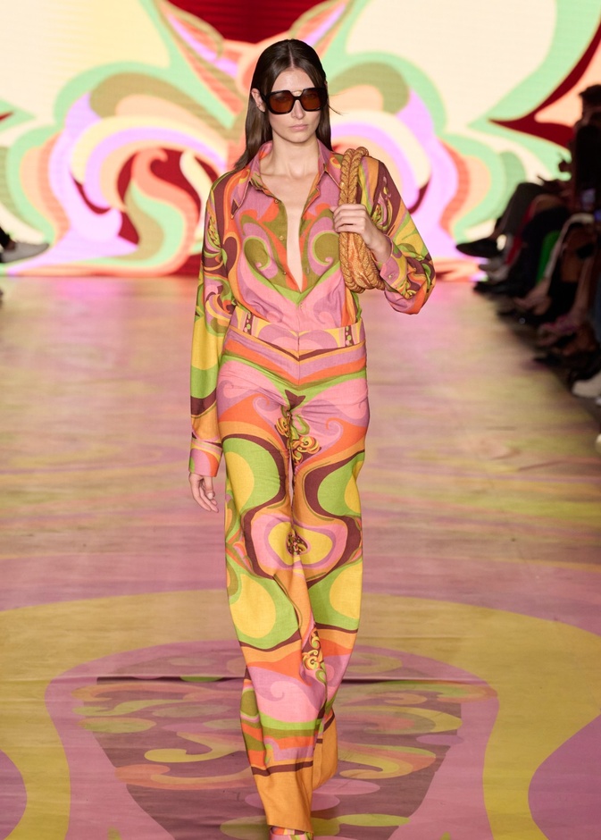 7 دور أزياء استوحت إطلالاتها من الأسلوب الكاليفورنيّ لربيع وصيف 2023 