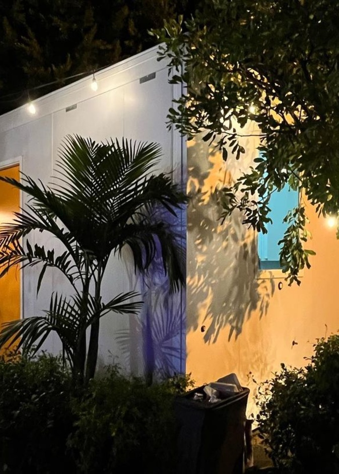 صغير ومتواضع.. جولة داخل منزل الملياردير إيلون ماسك الذي تبلغ قيمته 50 ألف دولار