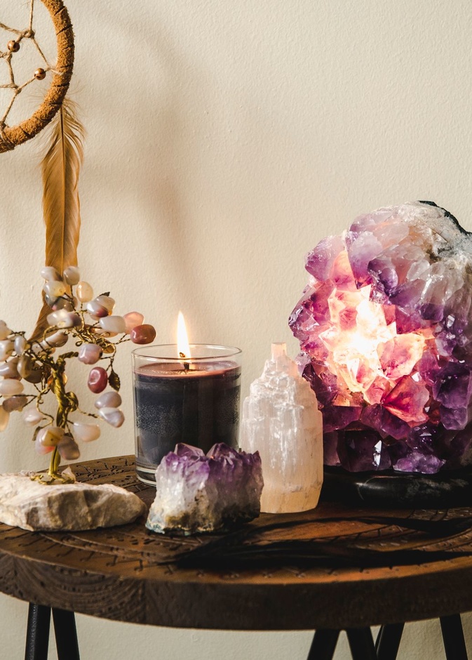 يُعرف حجر الجمشت بأنّه متعدّد الأغراض