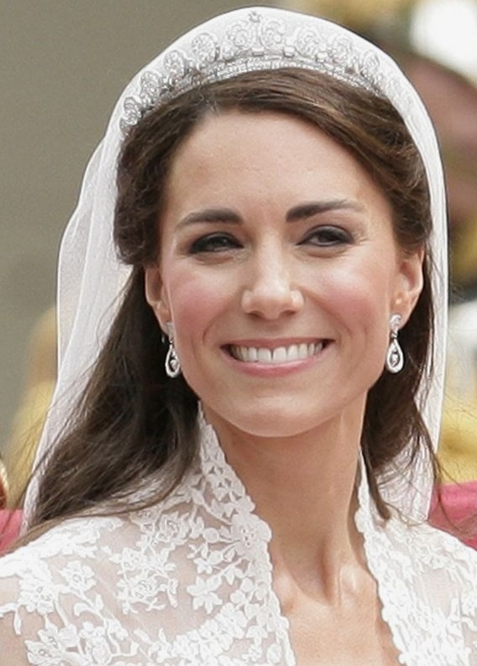 تعرفي على أشهر دور المجوهرات العالمية التي زينّت إطلالات الأميرات والملكات؟