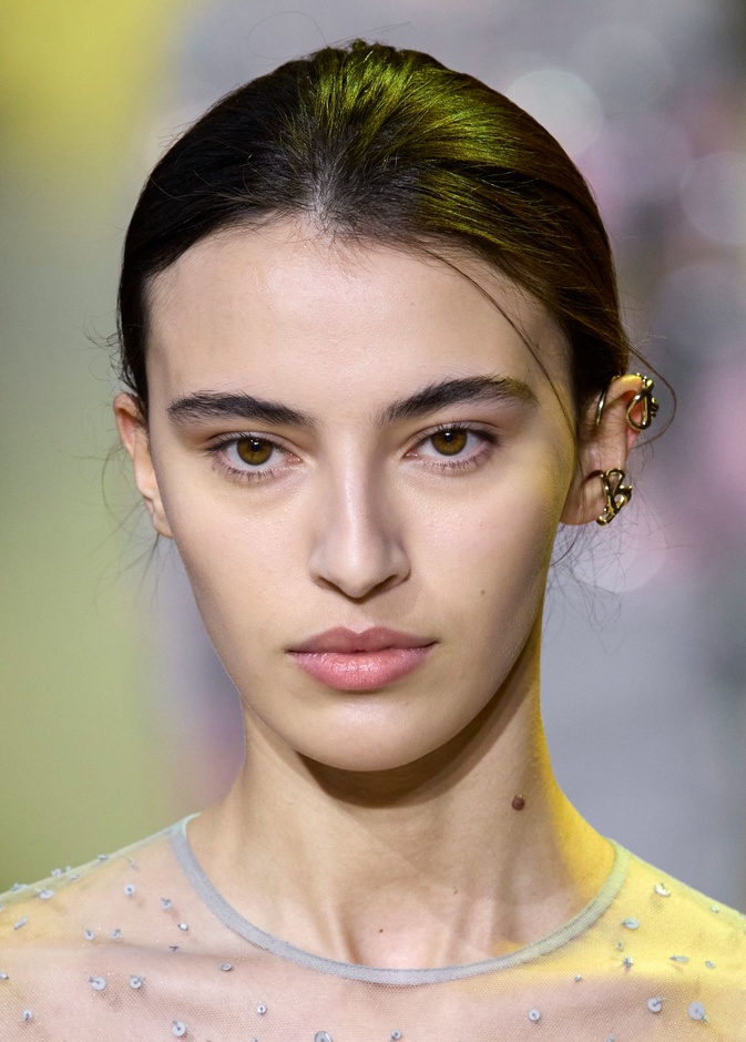 أساسيات العناية بالبشرة العادية لتعزيز نضارتها وجمالها في عيد الأضحى