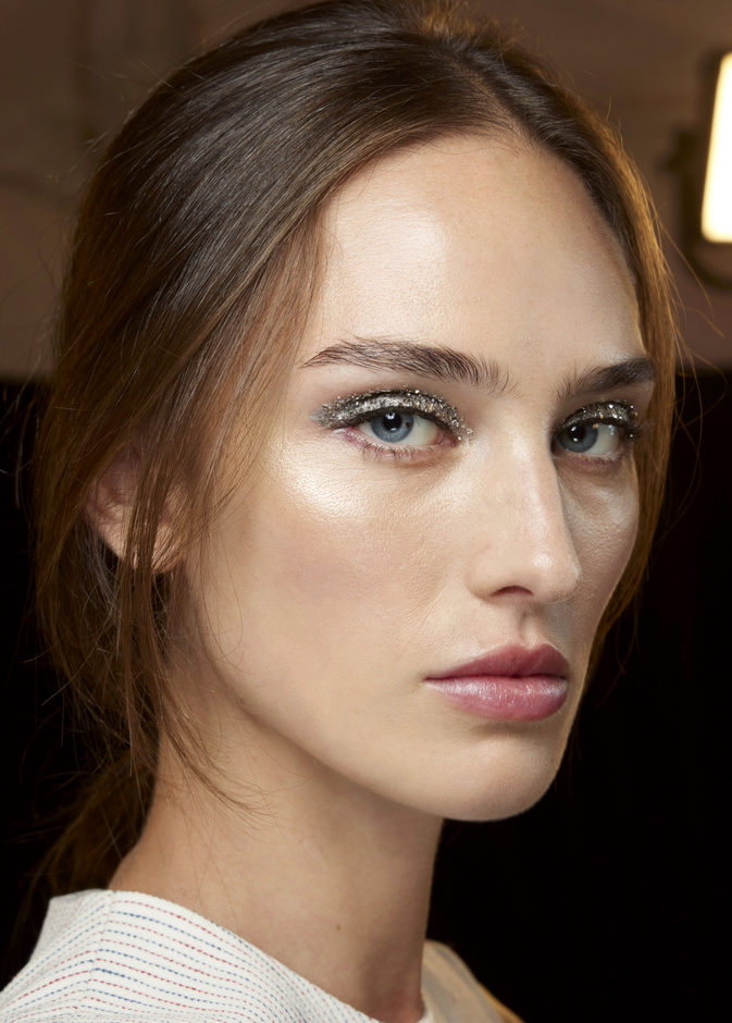 من التجاعيد الى ندبات حب الشباب .. إليك أهم علاجات الليزر للبشرة