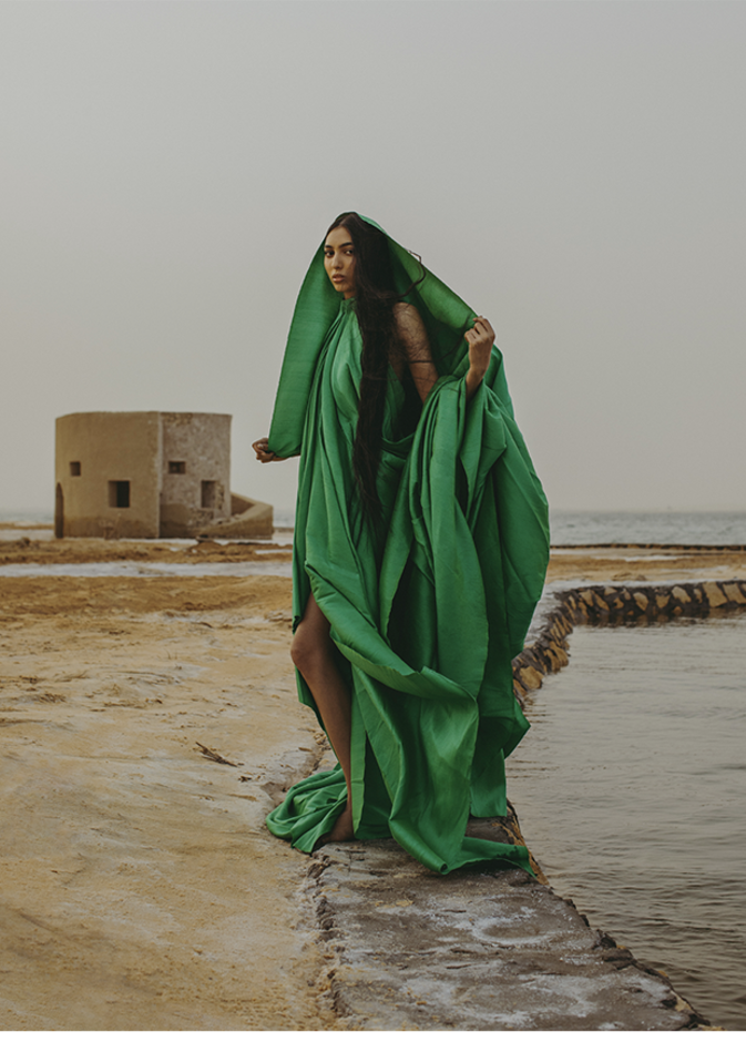 جلسة تصويرية خاصة بـ"هي" تحت عنوان "بين الكثبان الرملية"