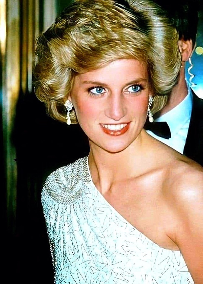 ما هي القطعة الأشهر في صندوق مجوهرات الأميرة ديانا الذي لا يٌقدر بثمن؟