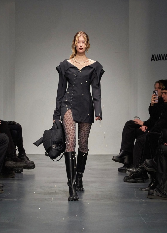 التمييز بين الأزياء المفاهيمية والعرض المفاهيمي