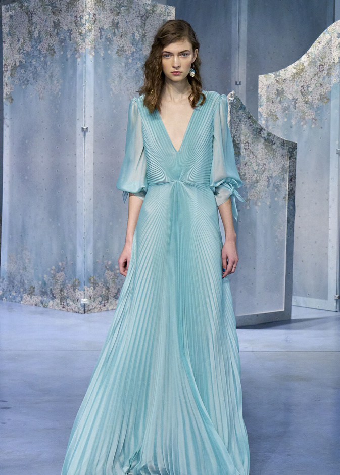 فساتين سهرة فخمة مع الأكمام العصرية لعيد الأضحى 2023