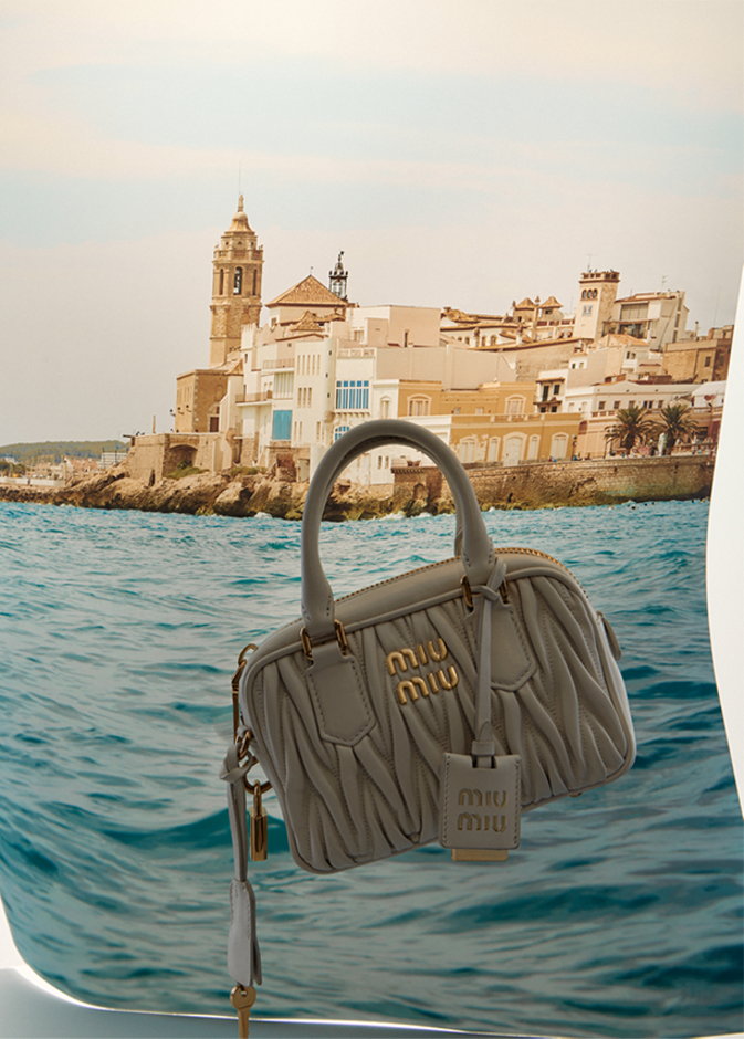 حقيبة يد MATELASSÉ NAPPA.  من "ميو ميو" MIU MIU.