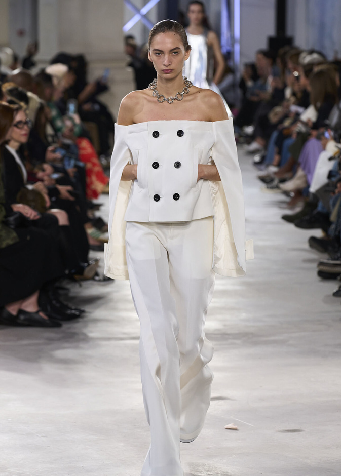 أفكار غير تقليدية لاختيار جاكيتات عصرية في الصيف