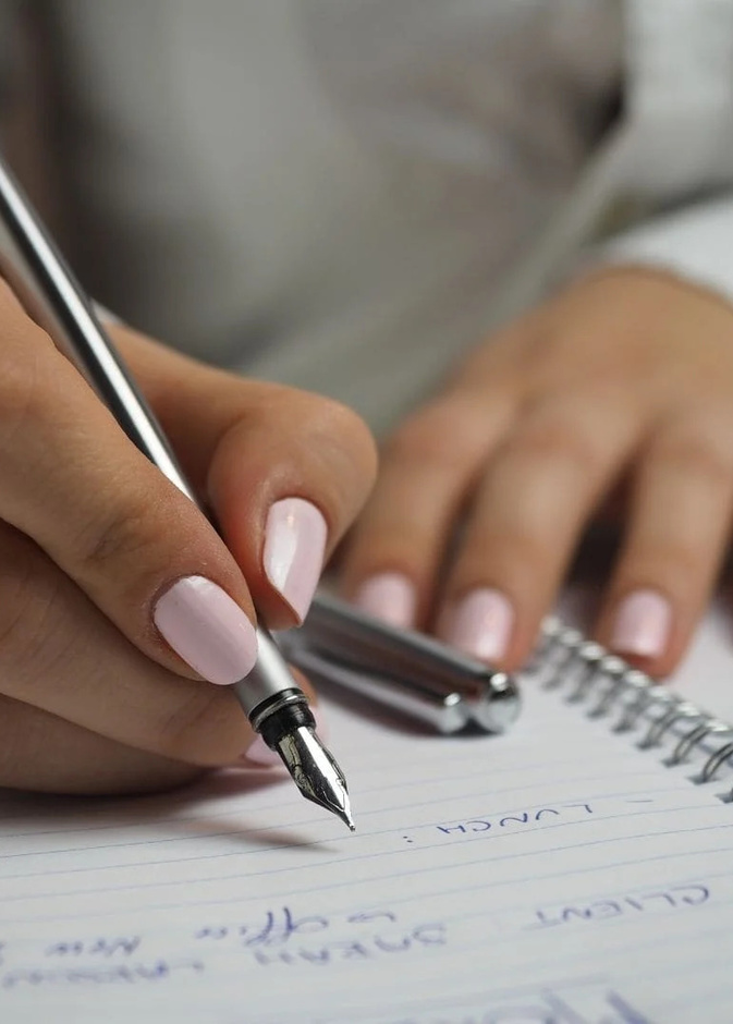 كيفية تحسين خط اليد.. 12 نصيحة فعالة