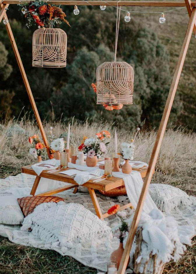 تصميم مناطق لتناول الطعام في حدائق المنزل