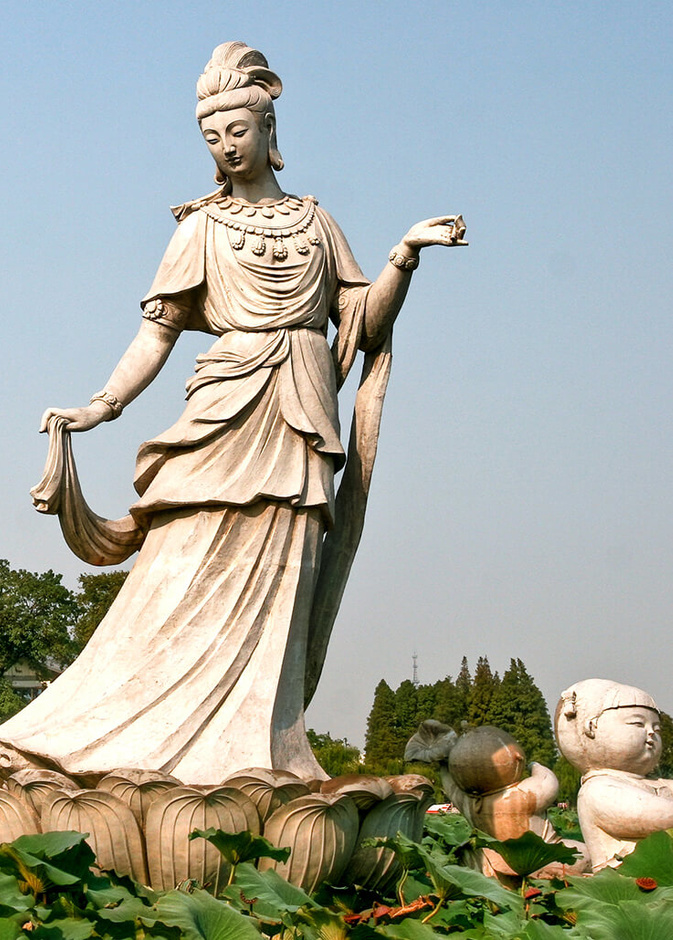 أكبر وأضخم التماثيل في العالم