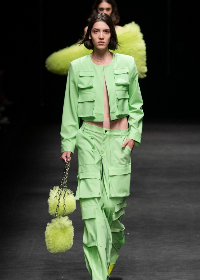 7 عروض شاهدنا فيها إطلالات ذات جيوب لموسم ربيع وصيف 2023