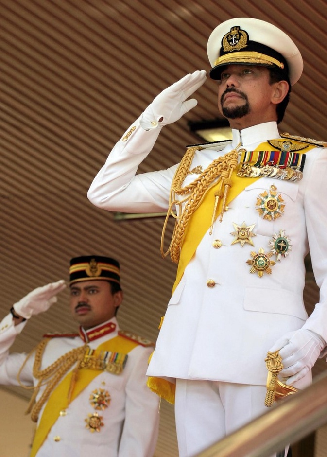 من هو السلطان حسن بلقية "أغنى أغنياء العالم"؟