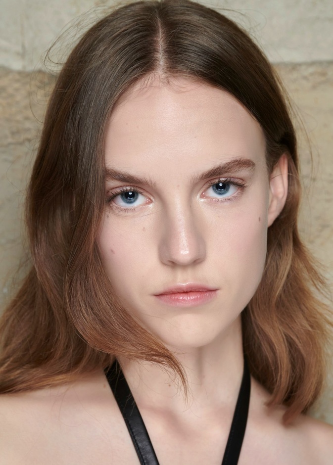  أسرار للحصول على بشرة نضرة خلال أيام الصيف