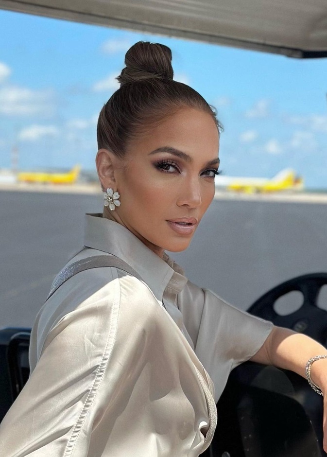  تسريحات شعر سهلة التطبيق أثناء ممارسة الرياضة من وحي النجمات ..تابعي الخطوات