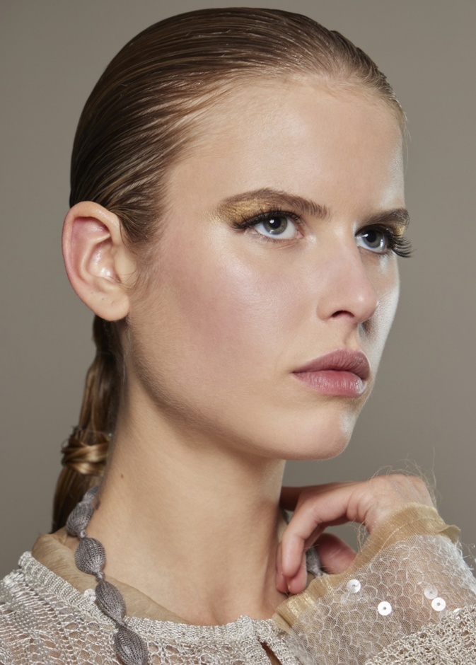 أفضل الحيل لتطويل وتكثيف الرموش لنظرة أنثوية جذابة