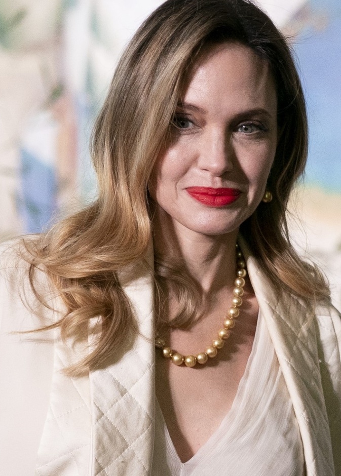 درجات الشعر الأشقر الرائجة لهذا الصيف