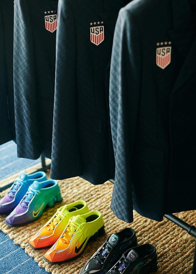 كرة القدم النسائية تلفت انتباه أكبر أسماء الموضة في العالم 