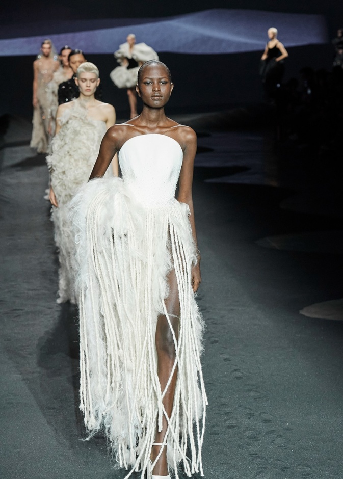 مجموعة أشي استوديو للأزياء الراقية لموسم صيف 2023