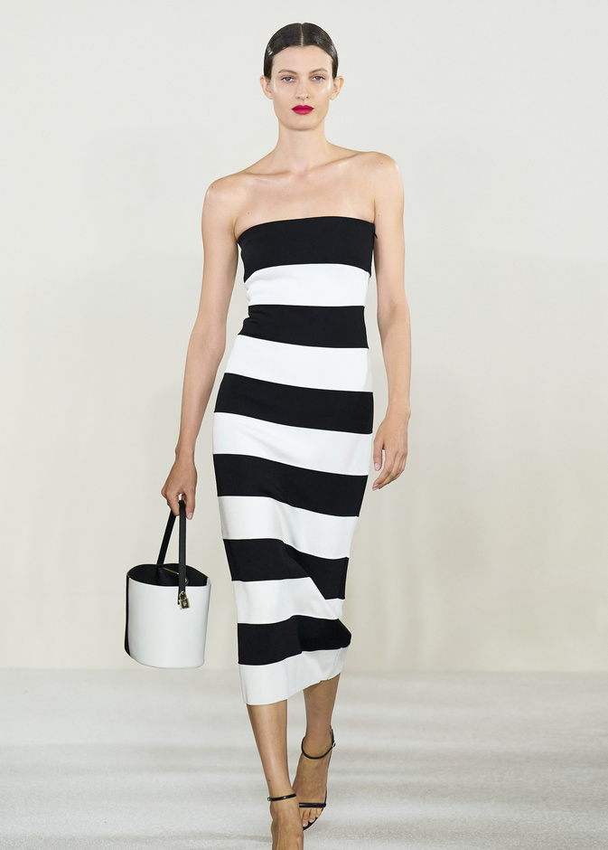 أجمل صيحات فساتين بلوني الأسود والأبيض