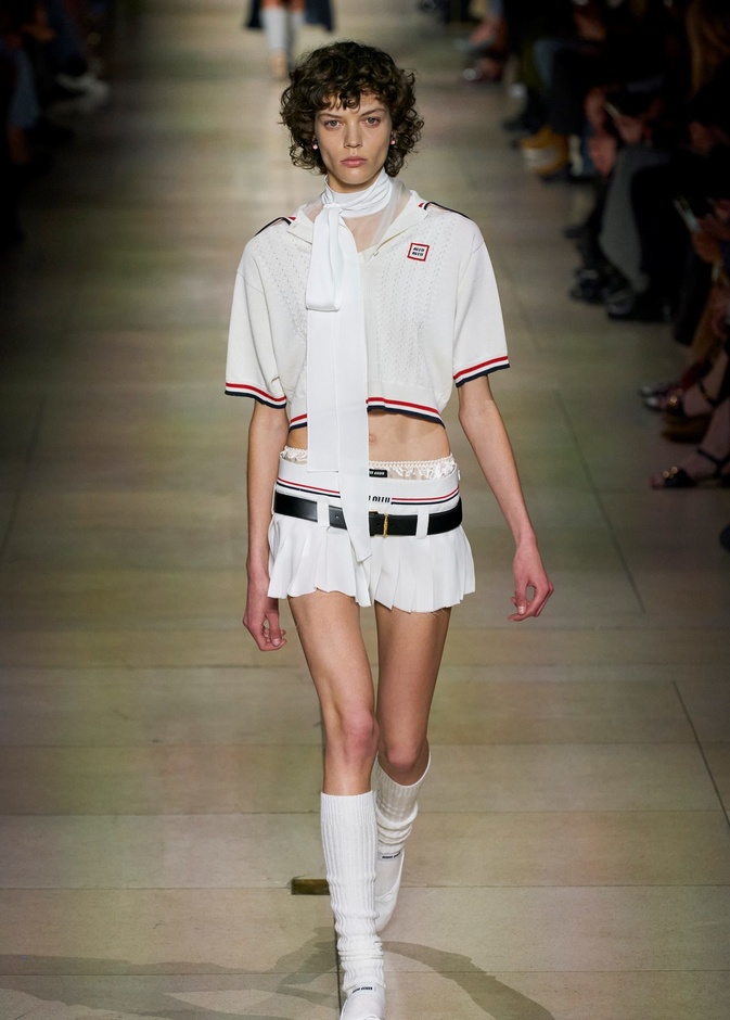 الأزياء الرياضية: من الملاعب إلى مدارج العروض والإطلالات الستريت ستايل