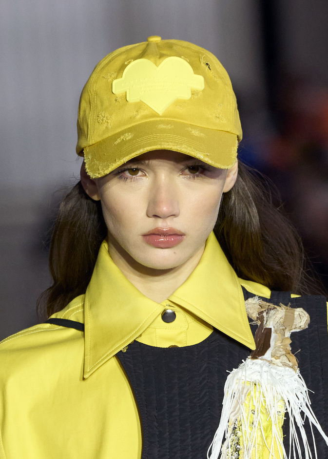 أكسسوارات قبعات البيسبول رائجة أثناء الرياضة