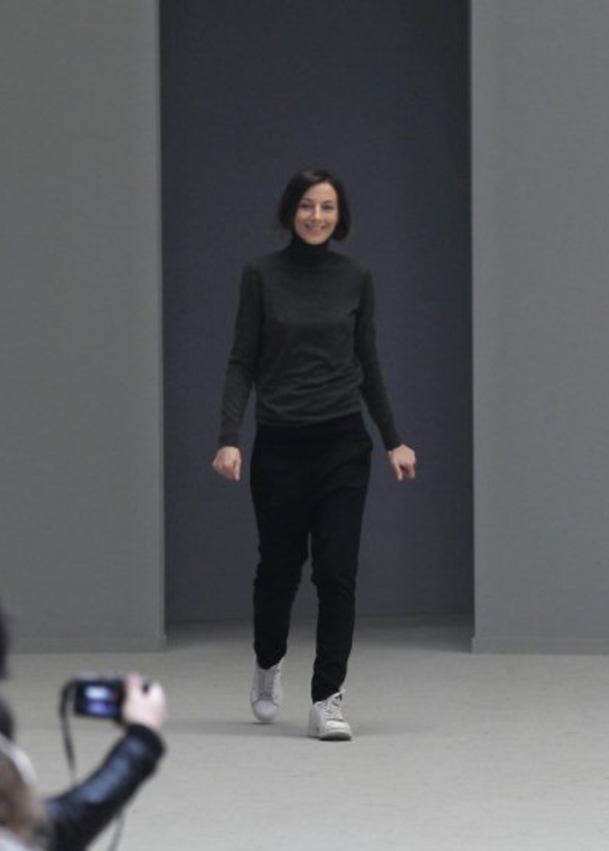 المصممة البريطانية Phoebe Philo 