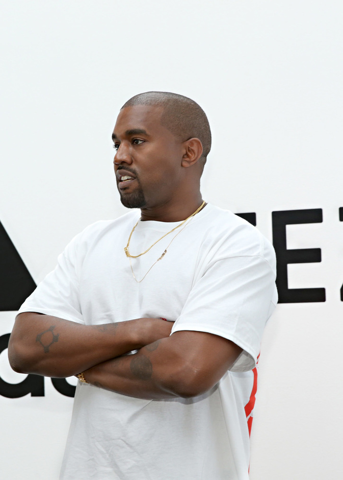 انهيار صفقة Adidas و Yeezy تابع... اتهامات جديدة بحق كاني ويست